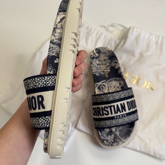 Christian Dior Dway Navy and Cream Slides Sandals - Picture 9 of 16